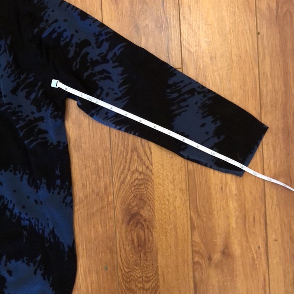 Lavena abstract blue thunderbolt sweater - Picture 7 of 10